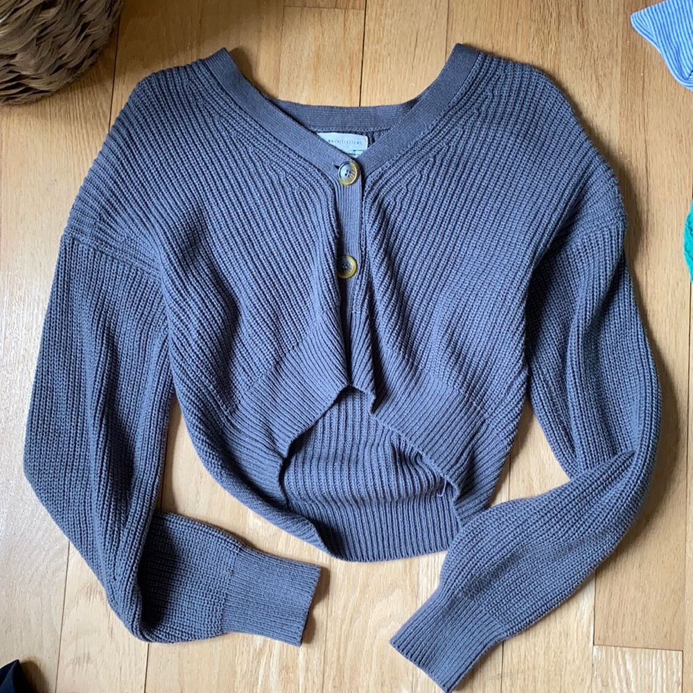 dark grey urban outfitters cropped knit sweater - perfect condition